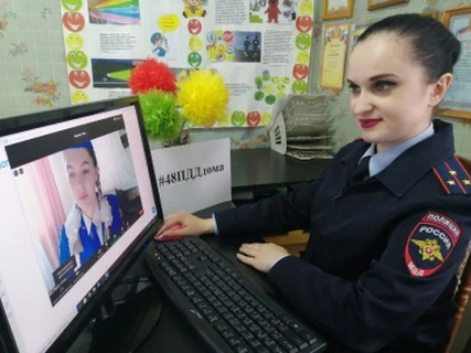 В Липецкой области автоинспекторы организовали для детей видеоконференцию, посвященную дорожной безопасности