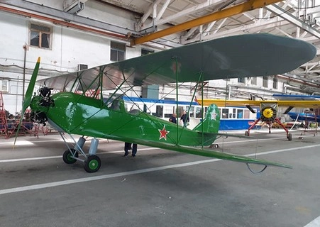 Шахтинский авиационно-ремонтный завод ДОСААФ восстановил макет самолета По-2