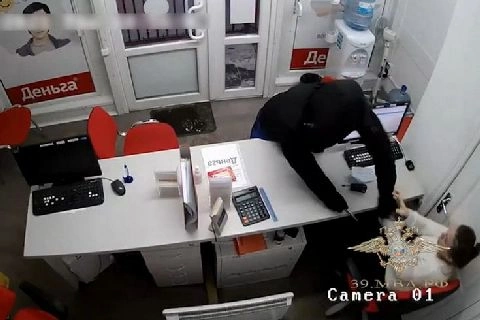 В Алтайском крае задержан подозреваемый в разбойных нападениях на офисы микрозаймов