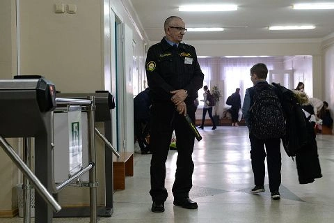 351 000 000 руб. необходимо для охраны школьных учреждений Курской обл.
