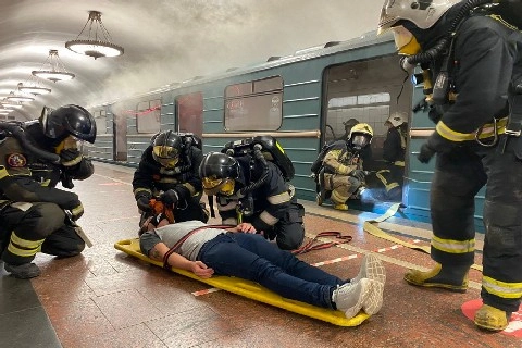 129 пожарников справились с условным пожаром в московском метро