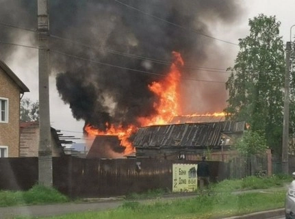 Под Азовом сгорело частное домовладение на площади 100 кв. м.