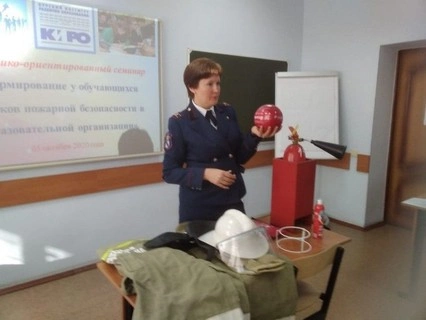 Московские школьники побывали на уроке ОБЖ в пожарной части