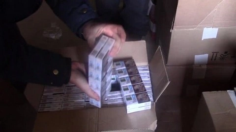 В Вологде сотрудники изъяли из незаконного оборота более 1,8 тысячи пачек сигарет
