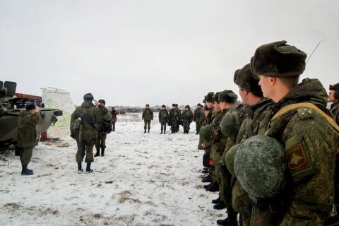 В новогоднюю ночь около 10 тыс. военнослужащих ЮВО будут нести службу на боевом посту