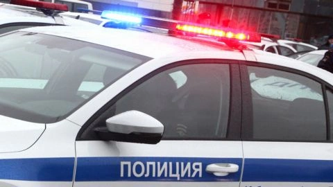 Сотрудники полиции спасли 3-летнюю девочку при пожаре на юге Санкт-Петербурга