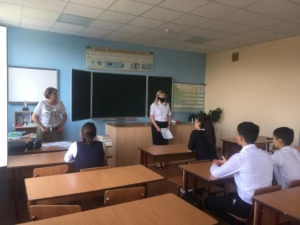 В Северной Осетии полицейские проводят в школах профилактические беседы по теме негативного влияния идеологии терроризма и экстремизма на молодежь