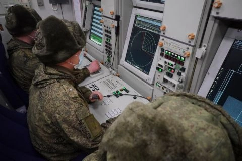 С расчетами ЗРК С-400 «Триумф» проходит учение под Екатеринбургом