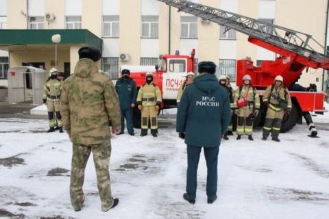 Сотрудники МЧС и Росгвардии приняли участие в совместных учениях