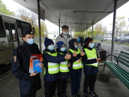 В Кемеровской области полицейские, общественники и школьники приняли участие в акции «Не дай себя обмануть!»
