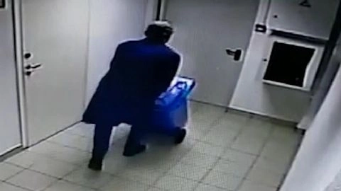 В Якутске задержан подозреваемый в серии краж, мошенничестве, присвоении и повреждение имущества