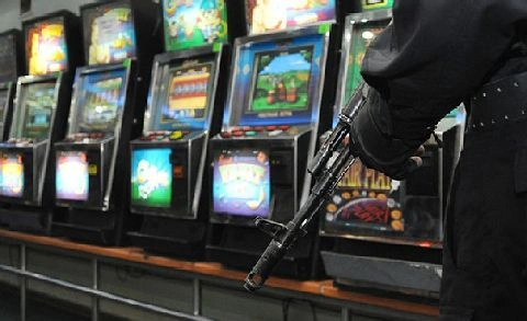 В Тольятти полицейские пресекли деятельность незаконного игорного заведения