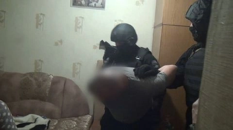 В Биробиджане полицейскими задержаны подозреваемые в краже денег из платёжного терминала