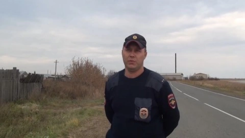В Тюменской области участковый уполномоченный полиции вывел человека из горящего дома