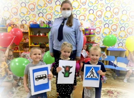 В Тюменской области полицейские провели акцию «ПДД – детям!»