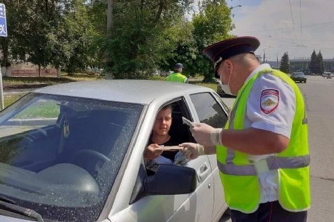 Дорожные полицейские в Северной Осетии напомнили автолюбителям о необходимости иметь в машине аварийного знака и об использовании световозвращающих элементов