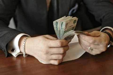 Представляясь антикоррупционером, гражданин Казахстана занимался воровством