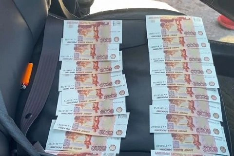 В Омске сотрудники полиции пресекли распространение фальшивых купюр