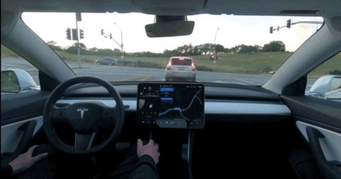 Стартовало тестирование автопилота Тесла на реальных водителях