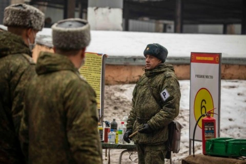В гвардейской танковой армии ЗВО проведены занятия по изучению требований безопасности военной службы
