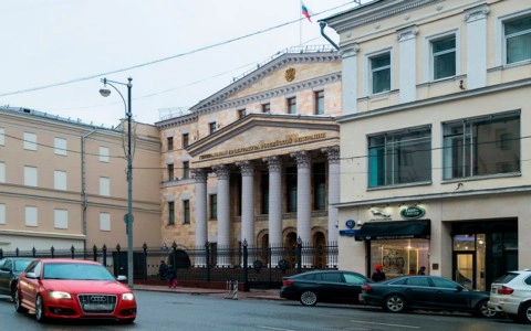 Генпрокуратура хочет штрафовать чиновников за связь с сомнительными контрагентами