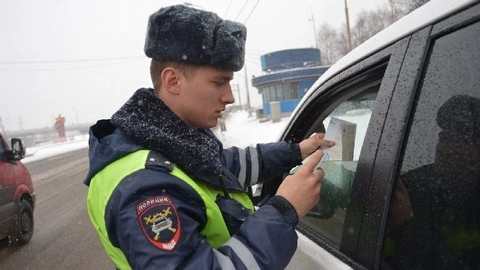 Более жесткое наказание за управление автомобилем без водительского удостоверения согласовано Минюстом и МВД