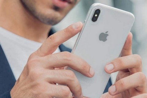 Не ставя в известность пользователей, Apple вела запись их бесед с Siri
