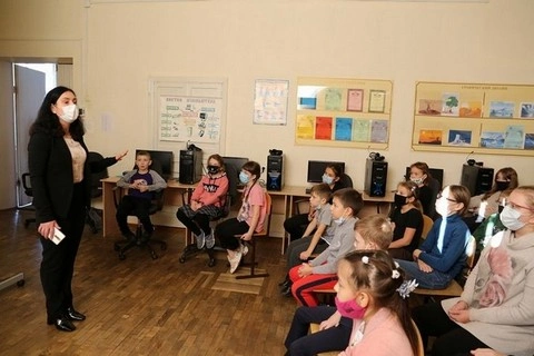 В детских игровых зонах Кабардино-Балкарии состоялась для детей викторина по «Умный пешеход»