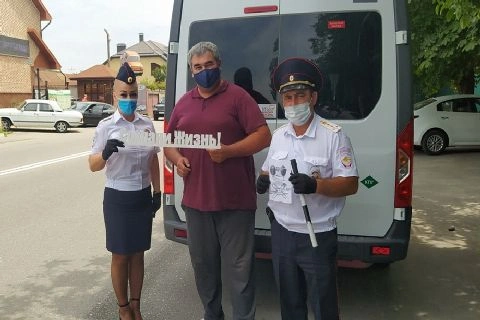 В Северной Осетии агитационный автобус ГИБДД проехал по дорогам города Ардона