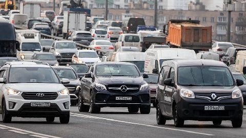 Вячеслав Володин призвал искать решения для защиты граждан от «лихачей» на дорогах