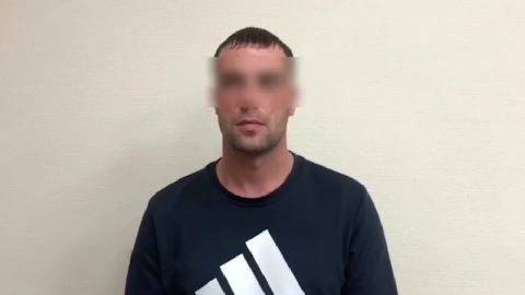 По подозрению в кражах имущества из автомобилей оперативники Москвы задержали мужчину