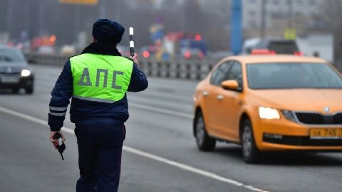 Россиянам пояснили, как в 2021 г. нарушаются ПДД и не платятся штрафы водителями