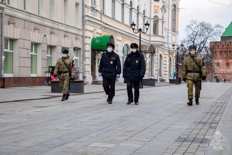 Сотрудники Росгвардии обеспечивают сохранность имущества граждан, пострадавших при обрушении дома в результате взрыва газа в подиомковном Орехово-Зуево