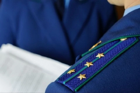Взыскали квартиру и спросят за взятки: семья экс-главы Омского УМВД под пристальным вниманием прокуратуры