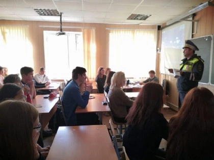 Инспекторы ВАИ ЦВО провели акцию по безопасности дорожного движения для Уфимских школьников
