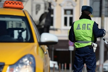 Водителям с судимостью запретят работать в такси и общественном транспорте