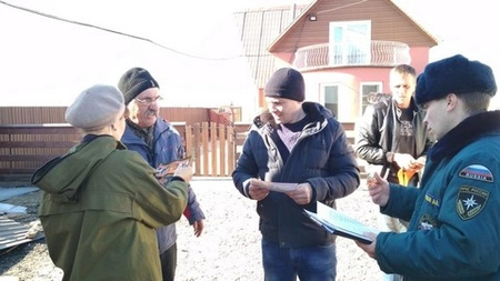 Огнеборцы в гостях у жителей п. Лужайка