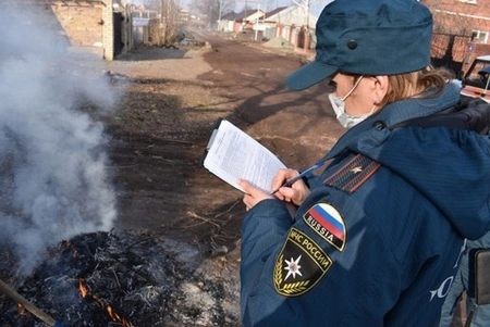 Дом с жильцами в Нижнем Тагиле пытались поджечь