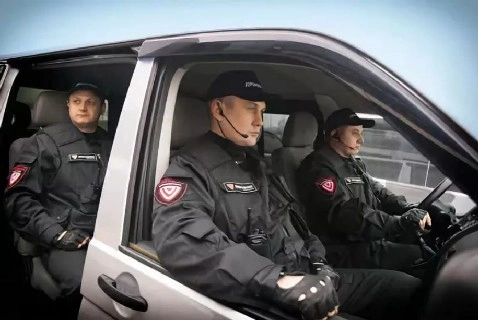 В России растет спрос на частных охранников и телохранителей, провоцируя повышение зарплат