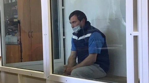 Получил взятку за поставку масок и отправился под суд