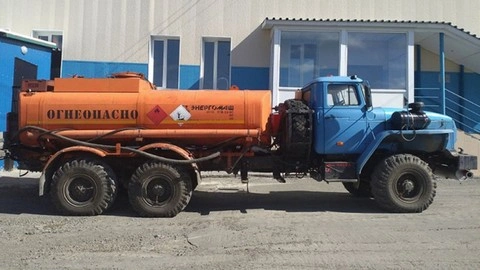В Магаданской области полицейские установили водителя автоцистерны, который похитил около 11 тонн дизельного топлива