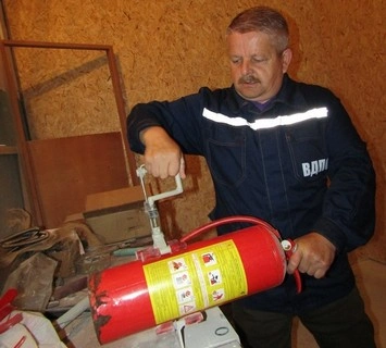Проверка огнетушителя