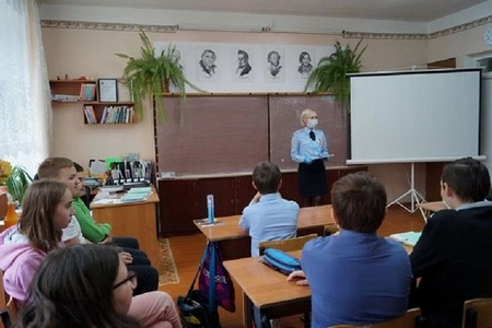 Полицейские и общественник в Ингушетии обсудили с лицеистами опасность терроризма и экстремизма