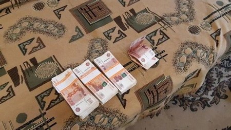 В Кемеровской области госавтоинспекторы спасли из горящего дома семью с двумя малолетними детьми