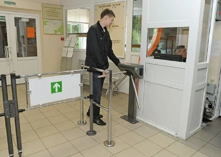 В учебных заведениях Ижевска устанавливают электромагнитные замки