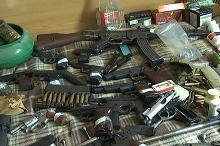 В Краснодарском крае полицейские изобличили коллекционера, незаконного изготавливавшего и хранившего оружие и боеприпасы