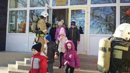 Эвакуацию из запорожской школы провели работники ООО «ЧОП «Ястреб-С»