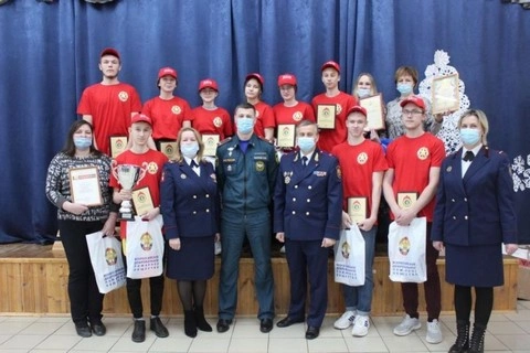 В Юрге Кемеровской области сотрудники полиции вручили почетные грамоты добровольным народным дружинникам