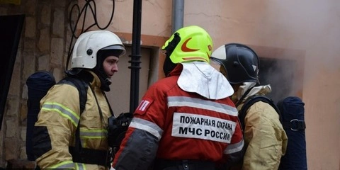 В Кемерово в связи с ситуацией с массовой гибелью людей на пожаре работает оперативная группа центрального аппарата МЧС России
