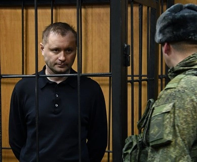 Заместитель Бастрыкина обвинен бывшим главой ЦСК в вымогательстве